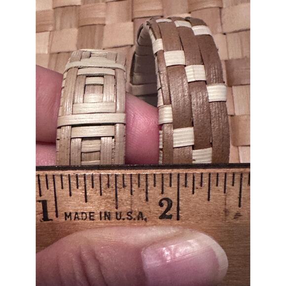 B105. Handcrafted in Maui Kids’ Lauhala Bracelet - Picture 3 of 9